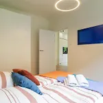 Golden Hour, 2 Bedroom, With Underground Parking Apartamento *