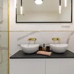 Golden Hour, 2 Bedroom, With Underground Parking Lägenhet