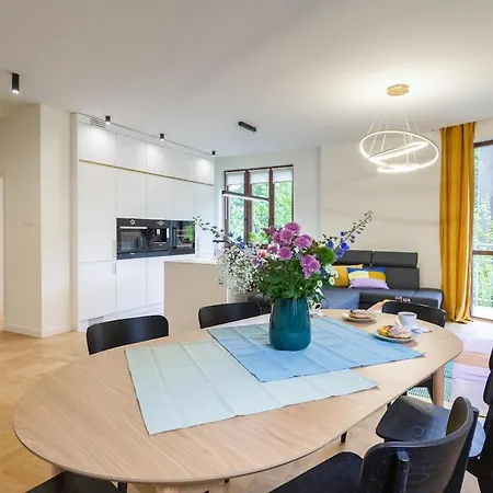 Golden Hour, 2 Bedroom, With Underground Parking *