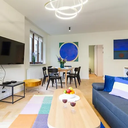 Golden Hour, 2 Bedroom, With Underground Parking クラクフ