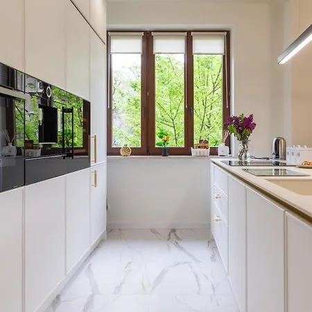 Golden Hour, 2 Bedroom, With Underground Parking