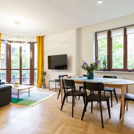 Golden Hour, 2 Bedroom, With Underground Parking *