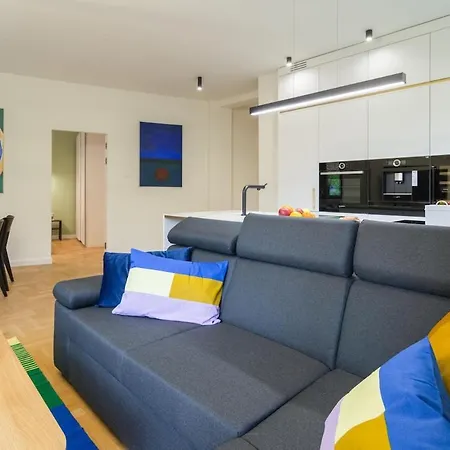 Golden Hour, 2 Bedroom, With Underground Parking Apartment Krakow