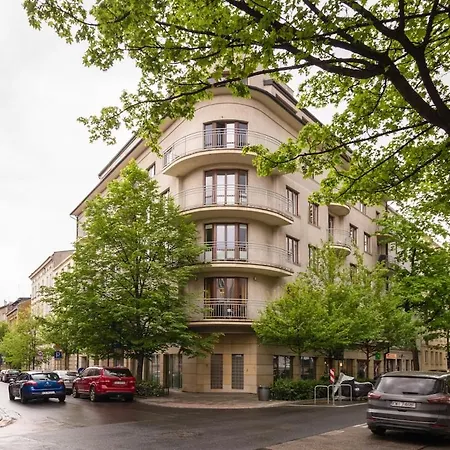 Golden Hour, 2 Bedroom, With Underground Parking * Krakow