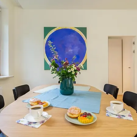Golden Hour, 2 Bedroom, With Underground Parking Apartment Krakow