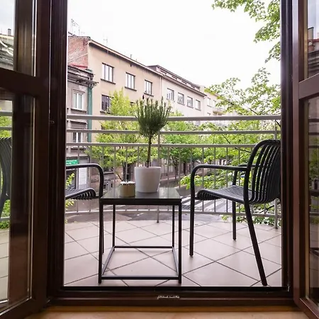 Golden Hour, 2 Bedroom, With Underground Parking クラクフ