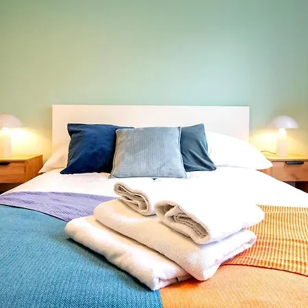 Apartment Golden Hour, 2 Bedroom, With Underground Parking