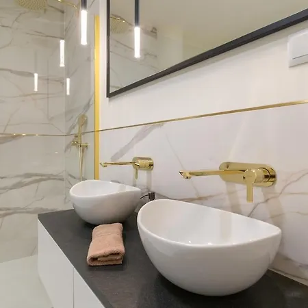 Golden Hour, 2 Bedroom, With Underground Parking Lejlighed Kraków