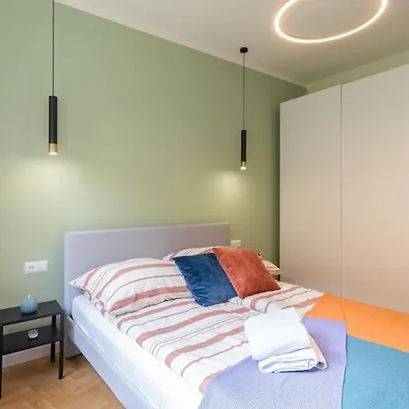 Apartment Golden Hour, 2 Bedroom, With Underground Parking Krakow
