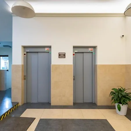 Golden Hour, 2 Bedroom, With Underground Parking Apartment Krakow