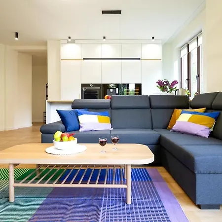 Golden Hour, 2 Bedroom, With Underground Parking *