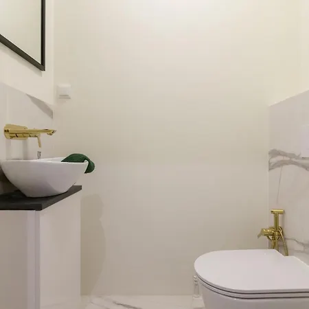 Golden Hour, 2 Bedroom, With Underground Parking Lejlighed *