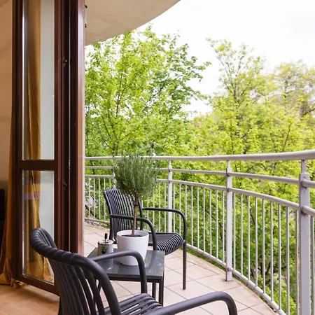 アパート Golden Hour, 2 Bedroom, With Underground Parking クラクフ