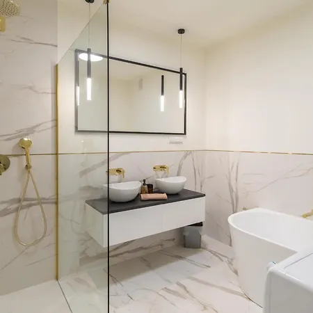 Golden Hour, 2 Bedroom, With Underground Parking