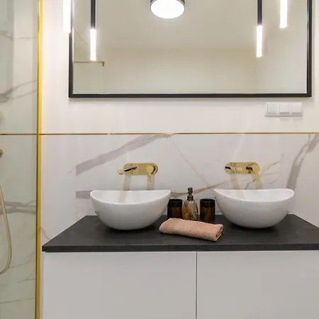 Golden Hour, 2 Bedroom, With Underground Parking Appartement