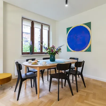 Golden Hour, 2 Bedroom, With Underground Parking Appartement Cracovie