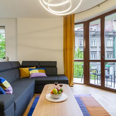 Golden Hour, 2 Bedroom, With Underground Parking