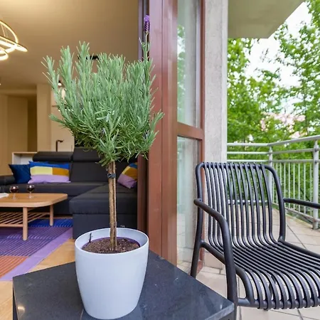 Golden Hour, 2 Bedroom, With Underground Parking